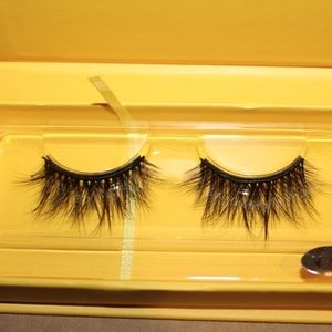 Mink Magnetic Lashes - Comes with custom candy case.